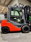 2013 TOYOTA 8FGU25 5000 LB LP GAS FORKLIFT PNEUMATIC 87/189" 3 STAGE MAST 2438 HOURS SIDE SHIFTING FORK POSITIONER ENCLOSED CAB STOCK # BF983689-BUF