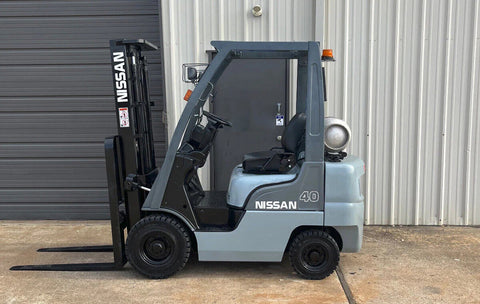 2009 NISSAN MP1F1A20LV 4000 LB LP GAS FORKLIFT PNEUMATIC TIRE 84/130 2 STAGE MAST 6233 HOURS STOCK # BF9119749-ARB - United Lift LLC