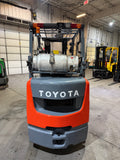 2022 TOYOTA 8FGCU30 6000 LB LP GAS FORKLIFT CUSHION 94/198" 3 STAGE MAST SIDE SHIFTER 864 HOURS STOCK # BF9132729-BUF - United Lift LLC